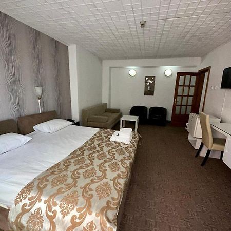 Darin Hotel Bukarest Exterior foto